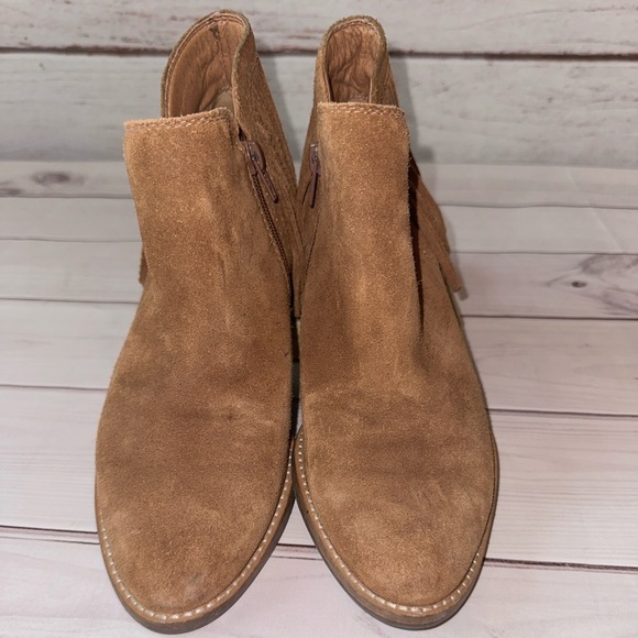 Lucky Brand Freedah Fringe Suede Booties Tan Size 7M Western Boho Almond Toe - Picture 9 of 11